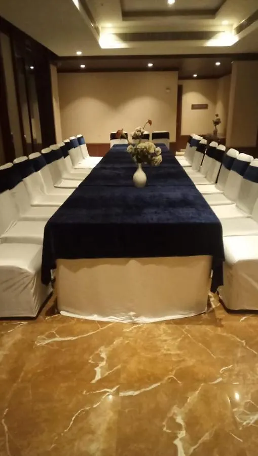 Tivoli Grand Resort Delhi  Hindistan